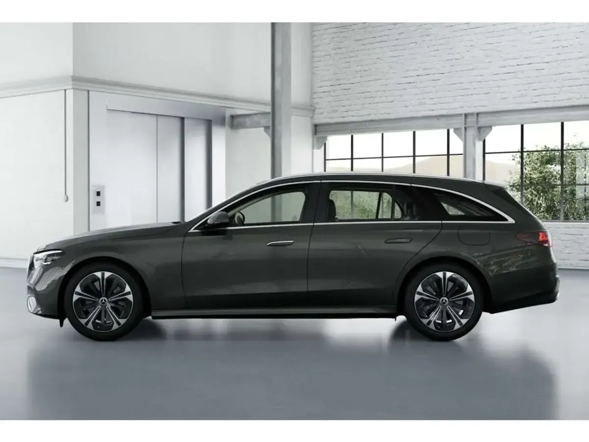 Gebraucht Mercedes E300 197 PS (144 kW) 2025 Grau Kombi