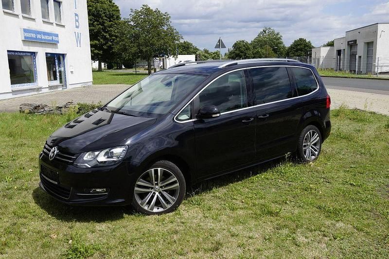 Schwarz Gebraucht 2012 VW Sharan Highline Van / Kleinbus | 14.499 € (Etwas zu teuer) - Bild 1/4