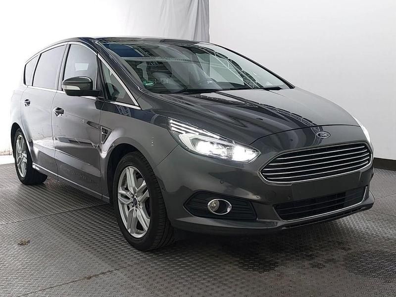 Gebraucht Ford S-MAX Titanium 150 PS (110 kW) 2017 Magnetic Van / Kleinbus