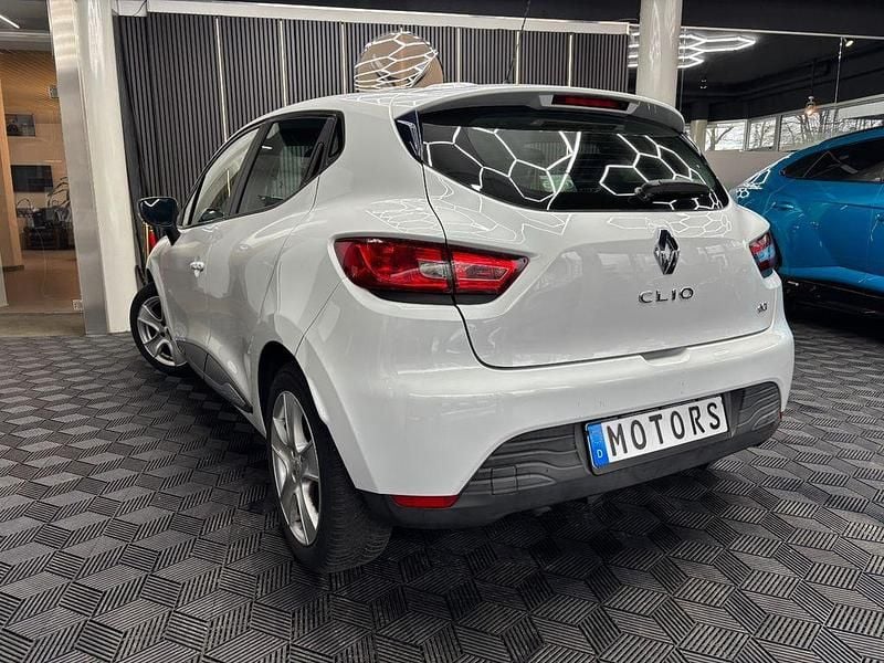 Gebraucht Renault Clio IV 90 PS (66 kW) 2015 Weiß Limousine