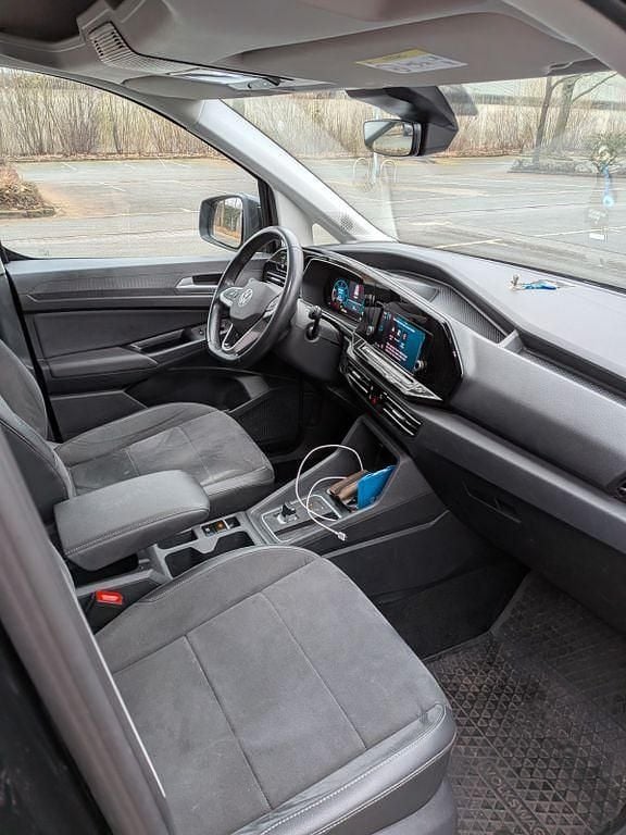 Gebraucht VW Caddy Maxi Dark Label 122 PS (89 kW) 2022 Schwarz Van / Kleinbus