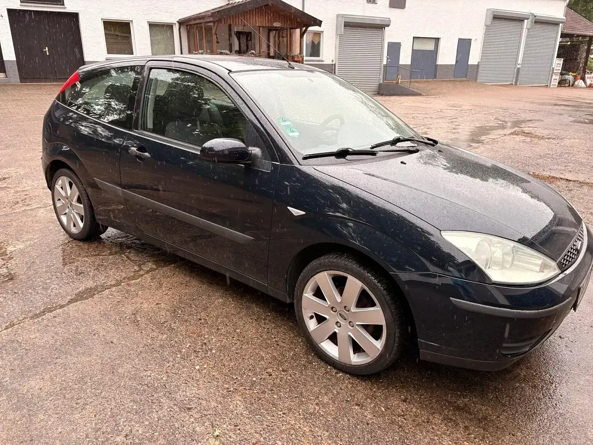 Gebraucht Ford Focus 75 PS (55 kW) 2003 Blau Kleinwagen
