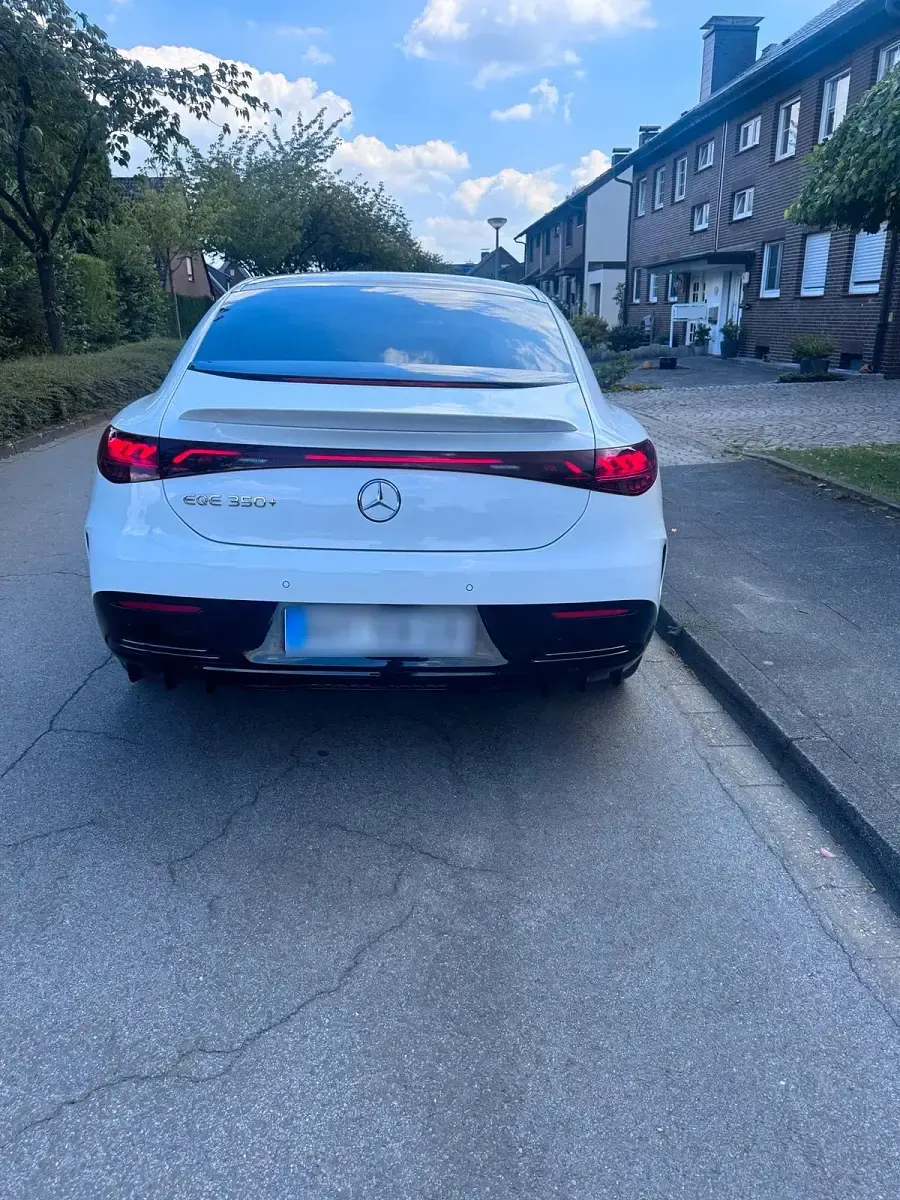 Gebraucht Mercedes EQE350 205 kW (280 PS) 2024 Weiß Limousine