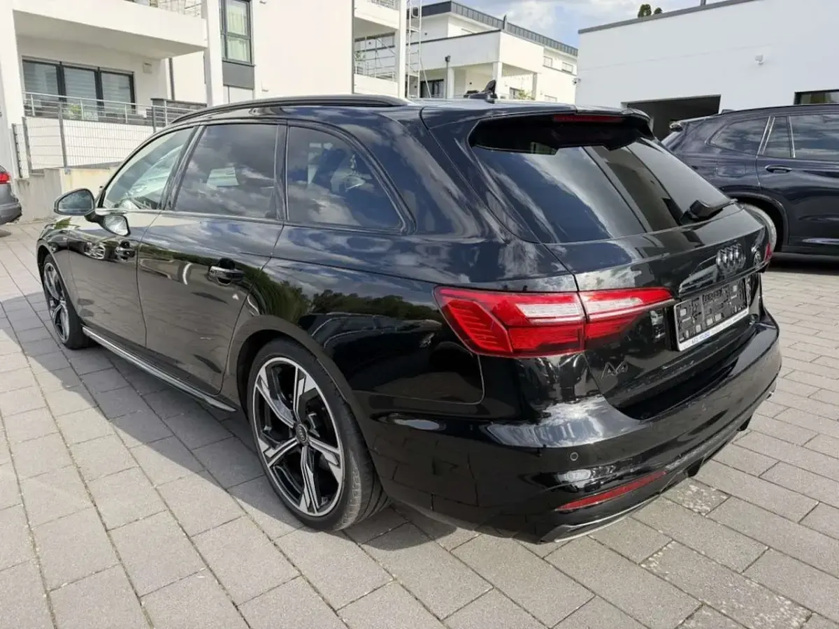 Gebraucht Audi A4 S-Line 204 PS (150 kW) 2023 Schwarz Kombi