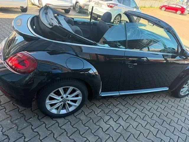 Gebraucht VW Beetle Cabriolet Design 105 PS (77 kW) 2018 Schwarz Cabrio