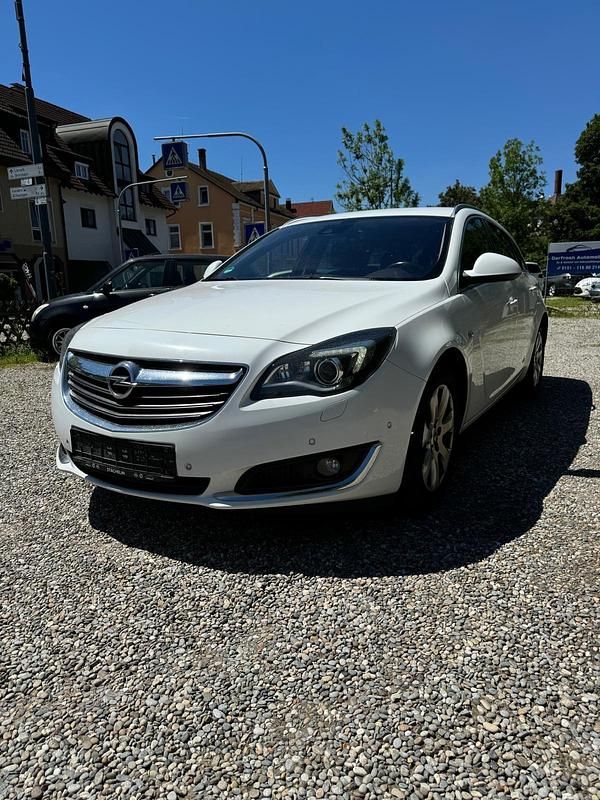 Weiß Gebraucht 2016 Opel Insignia Kombi | 5.500 € - Bild 1/4