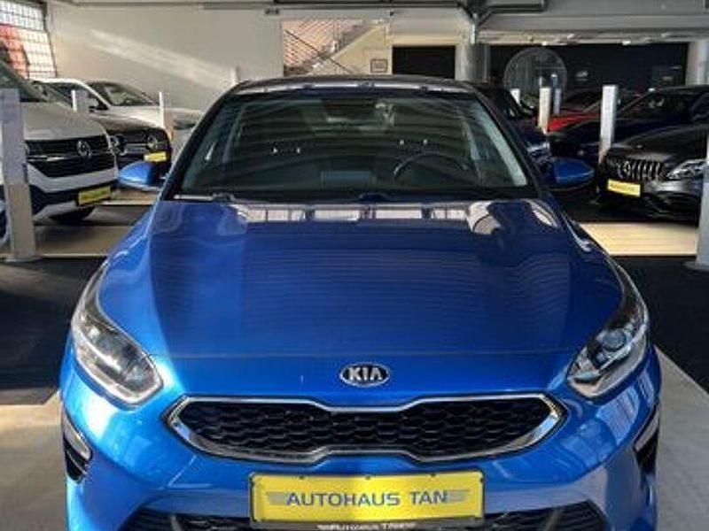 Gebraucht Kia Ceed Vision 140 PS (102 kW) 2019 Blau Kleinwagen