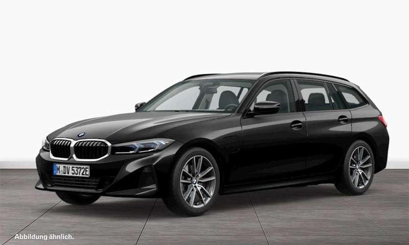 Saphirschwarz Gebraucht 2022 BMW 330e Sport Line Kombi | 28.870 € (Teuer) - Bild 1/3