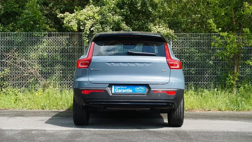 Gebraucht Volvo XC40 R-Design 197 PS (144 kW) 2022 Grau SUV