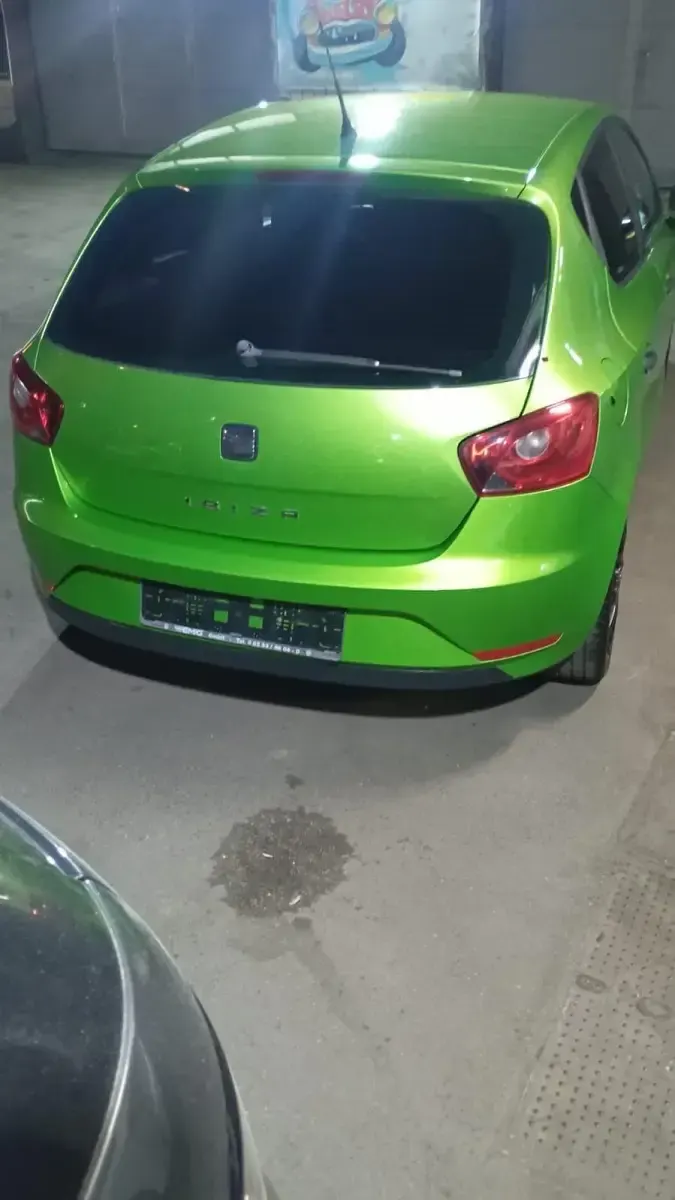 Gebraucht Seat Ibiza 79 PS (58 kW) 2013 Grün Kleinwagen
