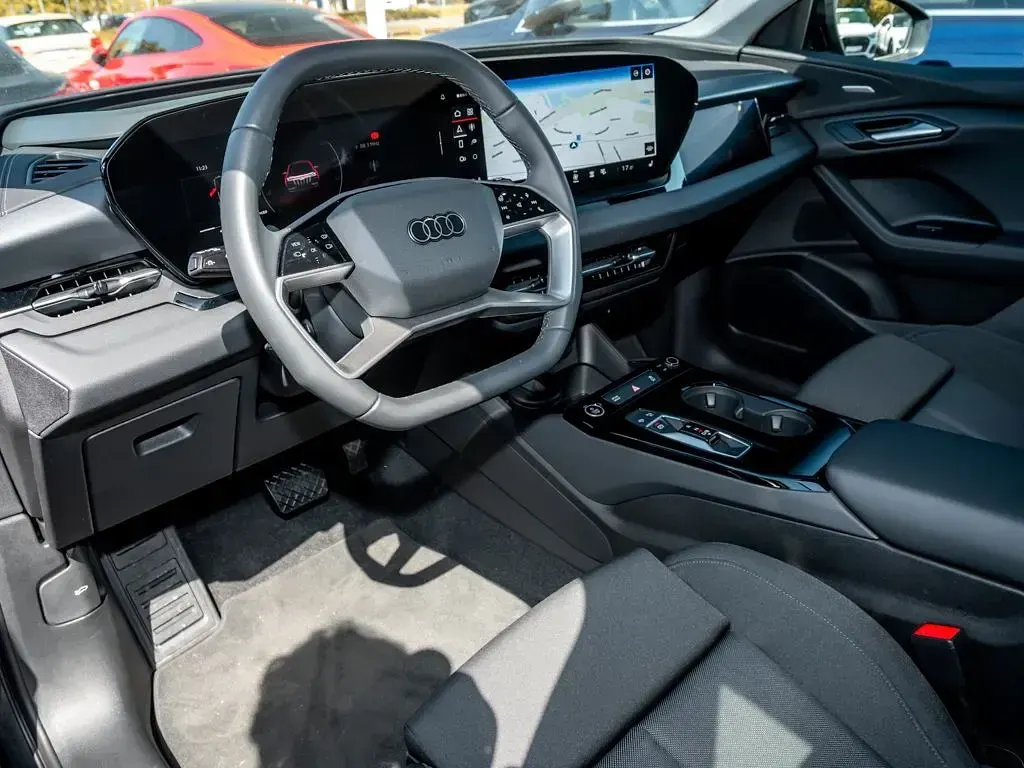 Gebraucht Audi Q6 e-tron Performance 225 kW (306 PS) 2025 Daytonagrau perleffekt SUV
