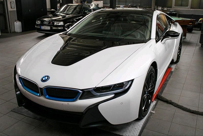 Gebraucht BMW i8 Performance 374 PS (275 kW) 2019 Weiß Coupé