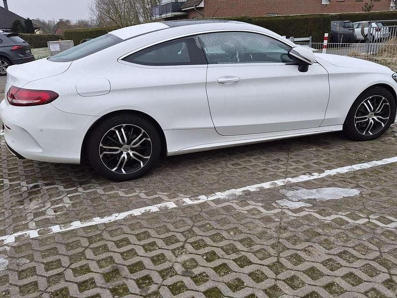 Gebraucht Mercedes C180 AMG line 156 PS (114 kW) 2019 Coupé