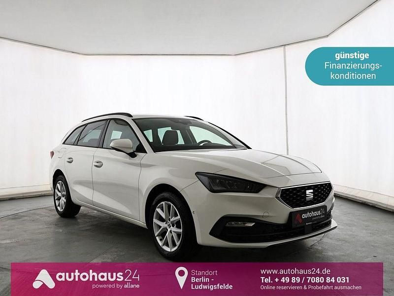Weiß Gebraucht 2023 Seat Leon ST Style Kombi | 19.220 € (Fairer Preis) - Bild 1/4
