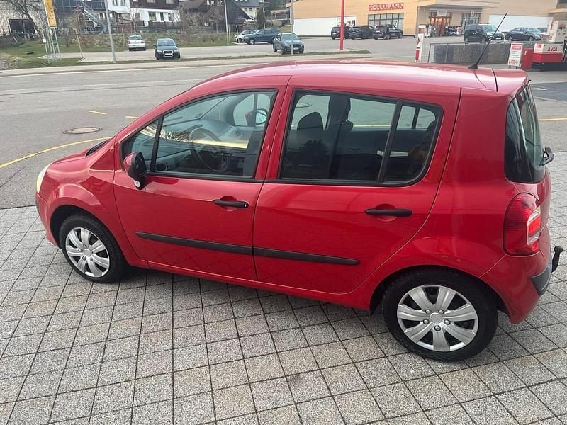 Usata Renault Modus 70 CV (51 kW) 2010 Rosso Monovolume