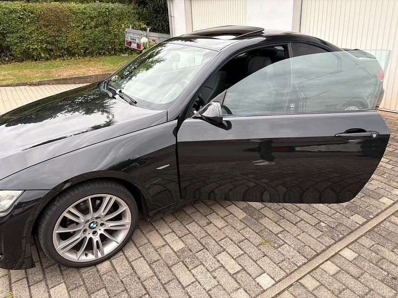 Gebraucht BMW 320 M Sport 170 PS (125 kW) 2007 Schwarz Coupé