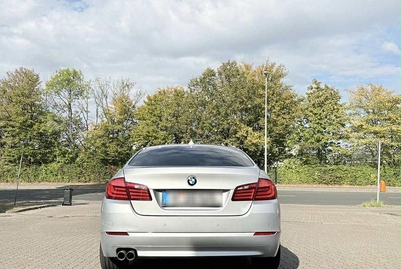 Gebraucht BMW 525 258 PS (189 kW) 2010 Silber Limousine