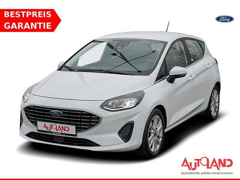 Weiß Gebraucht 2022 Ford Fiesta Titanium Kleinwagen | 17.990 € (Fairer Preis) - Bild 1/4