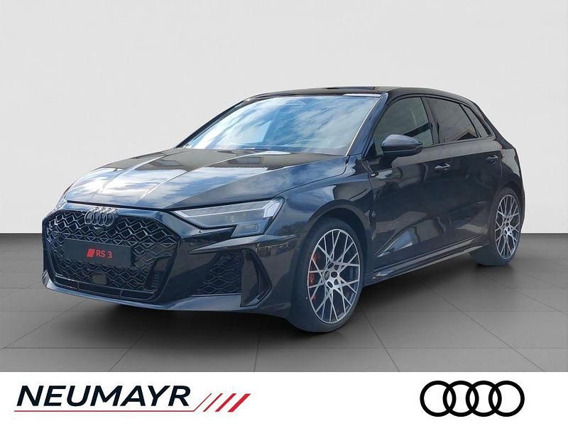 Grau Neu 2025 Audi RS3 Sportback Sport Kleinwagen | 78.790 € (Teuer) - Bild 1/4