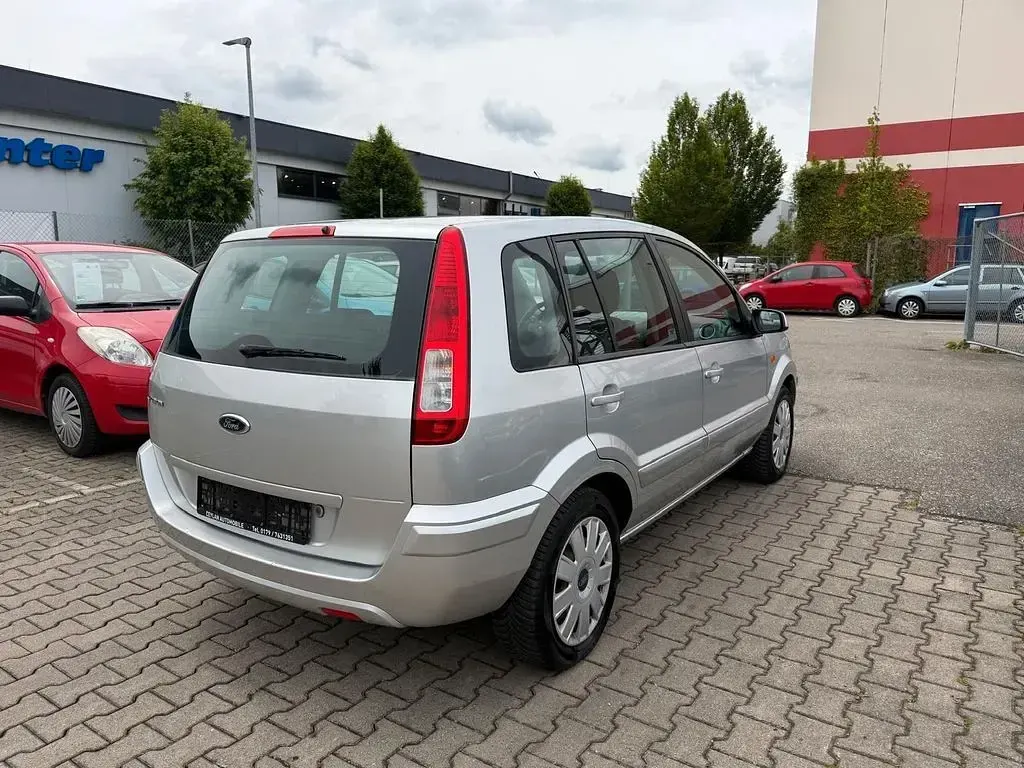 Gebraucht Ford Fusion Style 80 PS (58 kW) 2010 Silber Kleinwagen