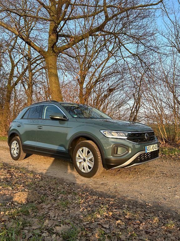 Gebraucht VW T-Roc Move 150 PS (110 kW) 2024 Blau SUV