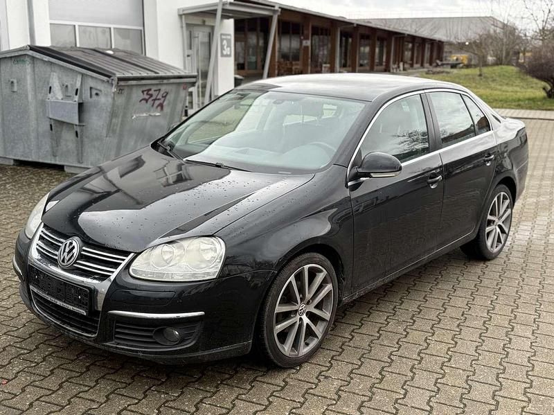 Gebraucht VW Jetta Comfortline 140 PS (102 kW) 2010 Candyweiß Limousine