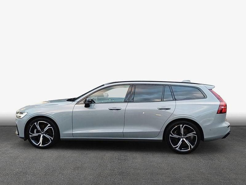 Gebraucht Volvo V60 Plus 197 PS (144 kW) 2025 Vapour grey Kombi