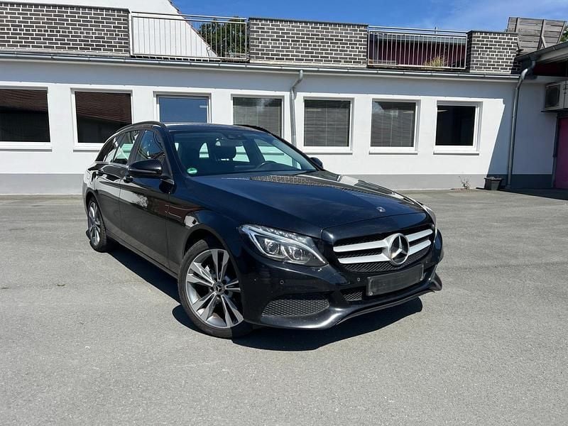Schwarz Gebraucht 2017 Mercedes C220 Kombi | 8.500 € (Guter Preis) - Bild 1/4