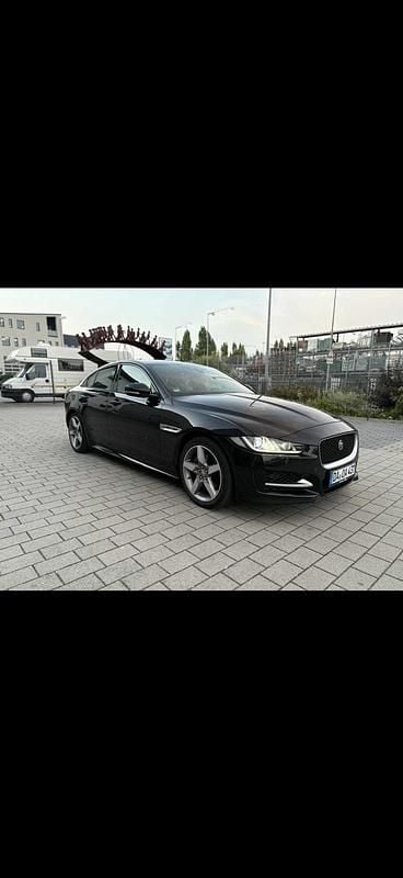 Schwarz Gebraucht 2016 Jaguar XE R-Sport Limousine | 5.500 € (Superpreis) - Bild 1/4