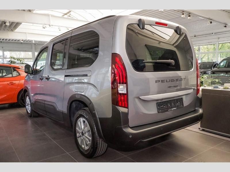 Neu Peugeot Rifter Allure 131 PS (96 kW) 2026 Grau Van / Kleinbus