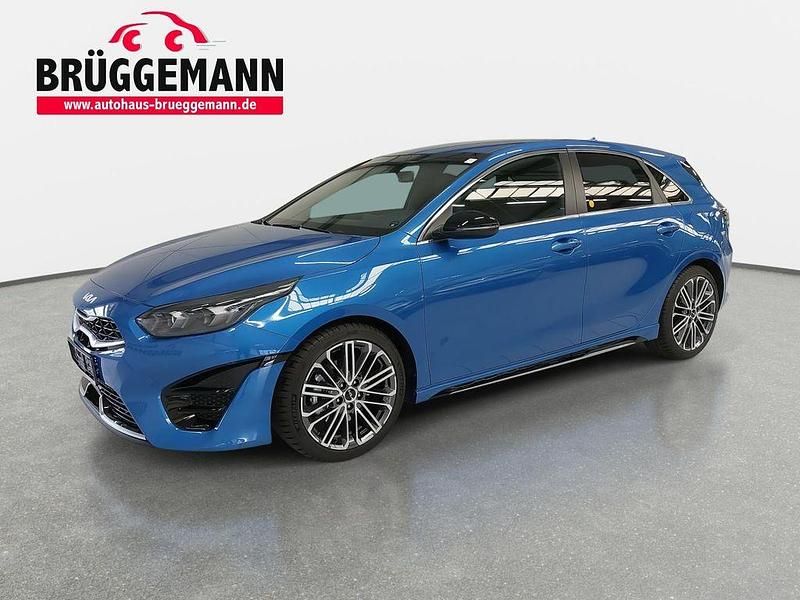 Blau Neu 2025 Kia Ceed GT GT-Line Limousine | 29.490 € - Bild 1/4