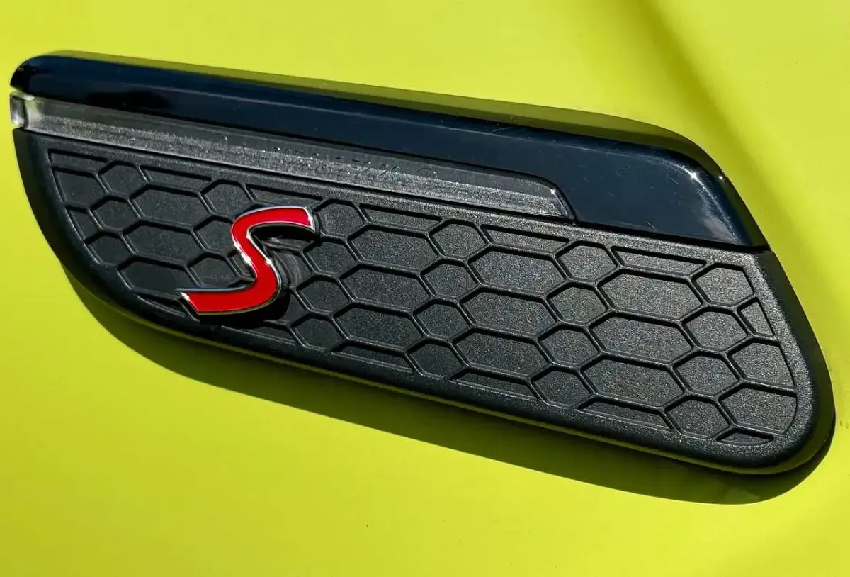 Gebraucht Mini John Cooper Works Cabriolet 178 PS (130 kW) 2022 Zesty yellow solid Cabrio