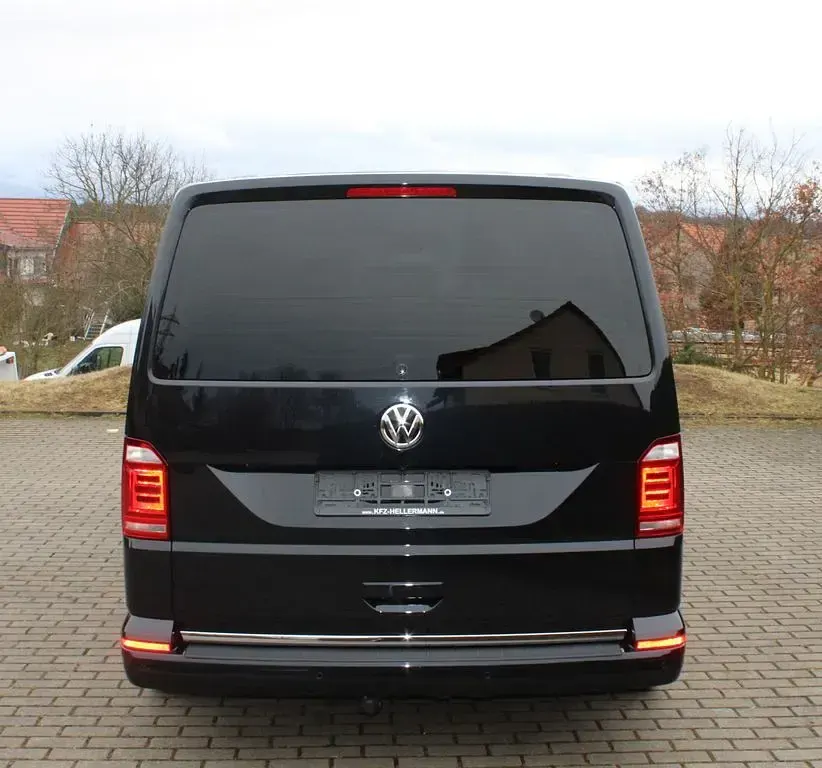 Gebraucht VW Caravelle Highline 199 PS (146 kW) 2019 Schwarz Van