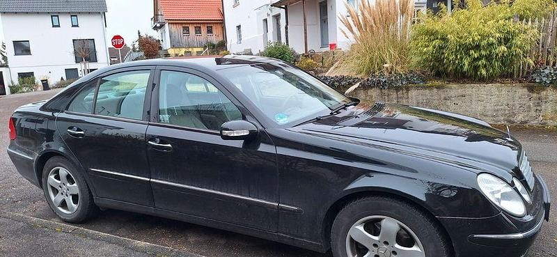 Gebraucht Mercedes 220 150 PS (110 kW) 2004 Limousine