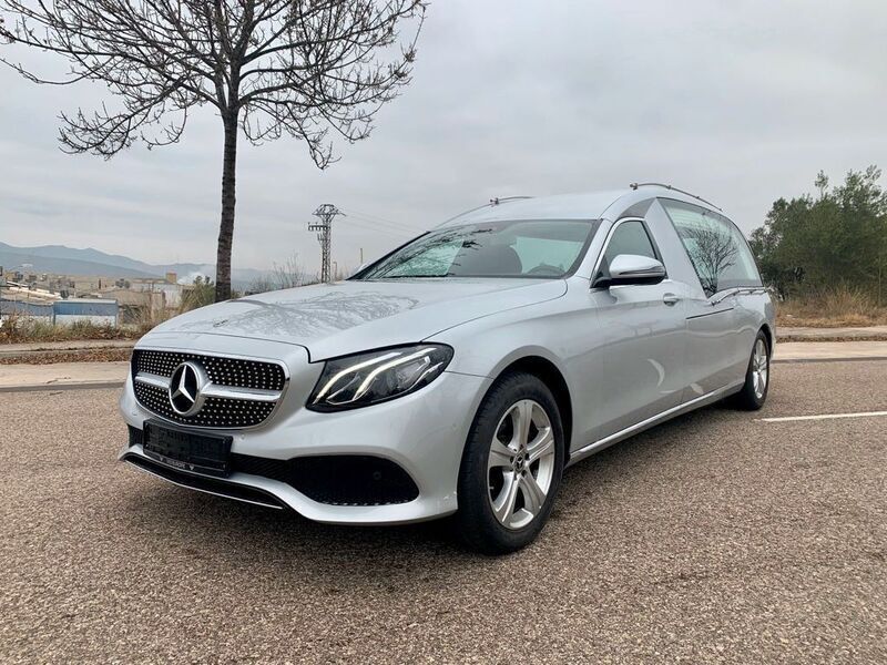 Gebraucht Mercedes E200 184 PS (135 kW) 2018 Silber metallic Limousine