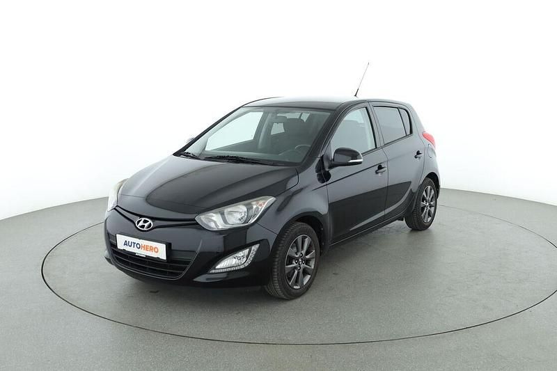 Schwarz Gebraucht 2014 Hyundai i20 GO! Limousine | 7.610 € (Etwas zu teuer) - Bild 1/3