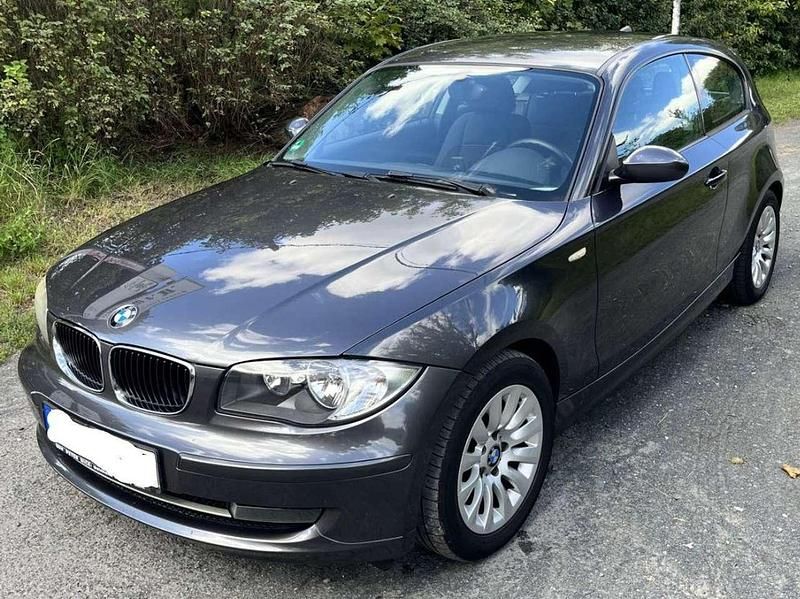 Grau Gebraucht 2007 BMW 116 Kleinwagen | 1.200 € (Superpreis) - Bild 1/4