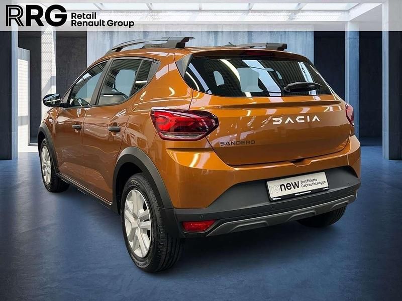 Gebraucht Dacia Sandero Essentiel 91 PS (66 kW) 2024 Taklamakanorange Limousine