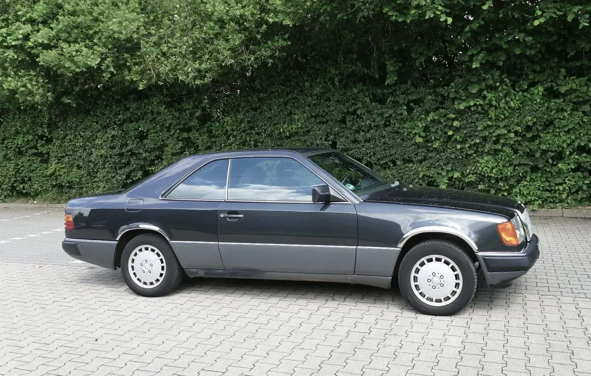 Gebraucht Mercedes 230 132 PS (97 kW) 1991 Schwarz Coupé