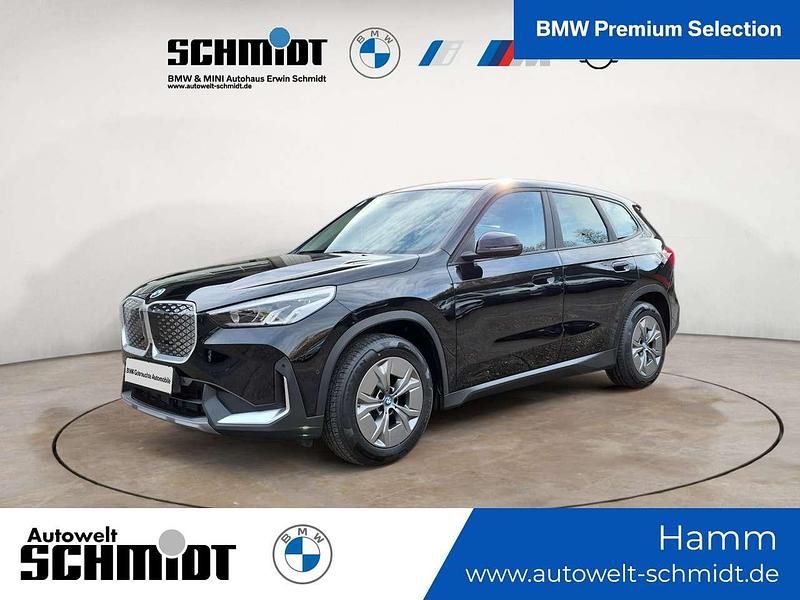 Schwarz uni Gebraucht 2023 BMW iX1 SUV | 34.789 € (Superpreis) - Bild 1/3