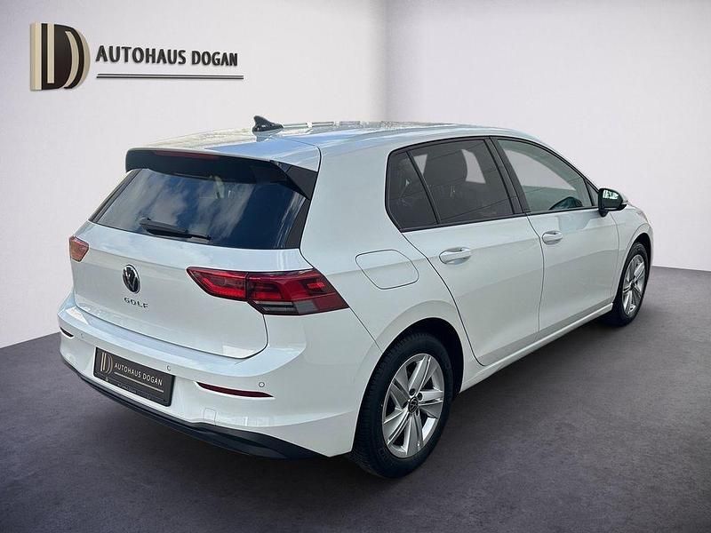 Gebraucht VW Golf VII 150 PS (110 kW) 2021 Weiß Kleinwagen