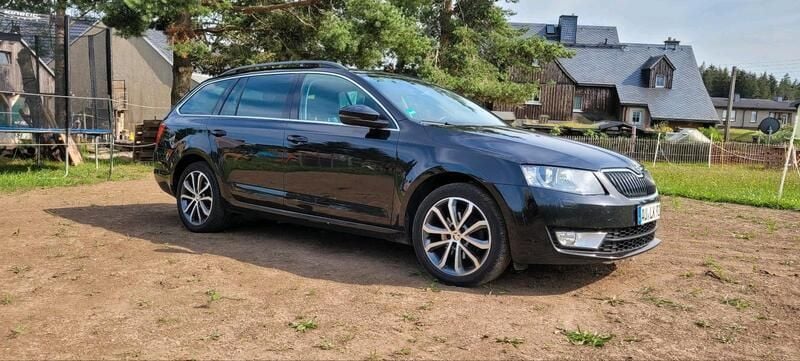 Schwarz Gebraucht 2015 Skoda Octavia Kombi | 11.000 € (Fairer Preis) - Bild 1/4