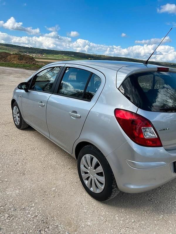 Gebraucht Opel Corsa 95 PS (69 kW) 2013 Silber Kleinwagen