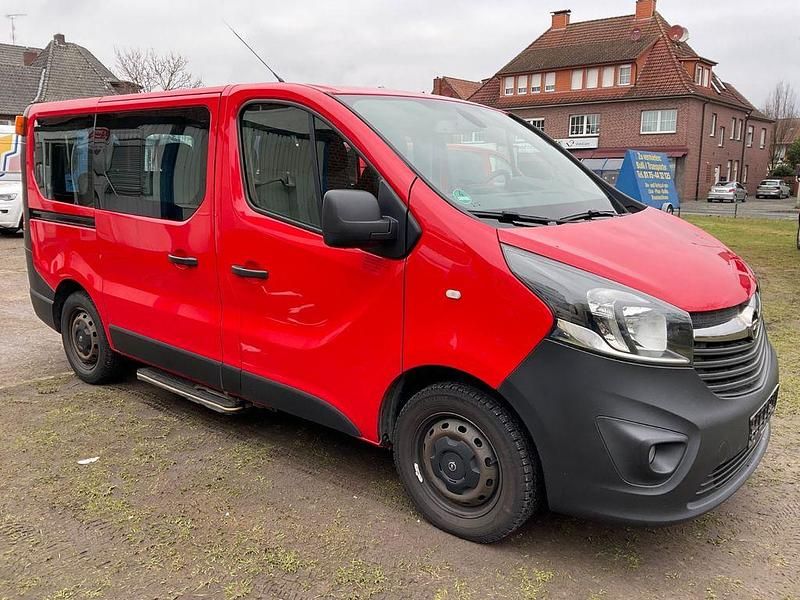 Gebraucht Opel Vivaro 90 PS (66 kW) 2015 Rot Van / Kleinbus