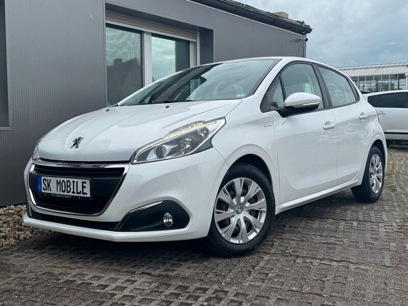 Weiß Gebraucht 2016 Peugeot 208 Active Kleinwagen | 3.999 € (Superpreis) - Bild 1/4