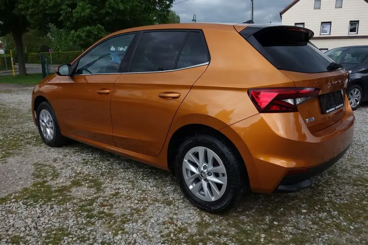Gebraucht Skoda Fabia Selection 116 PS (85 kW) 2024 Phoenixorange metallic Kleinwagen