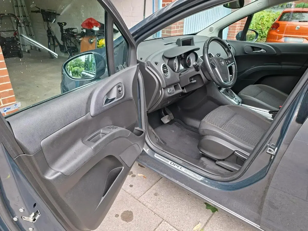 Gebraucht Opel Meriva Innovation 140 PS (102 kW) 2016 Grau Van / Kleinbus