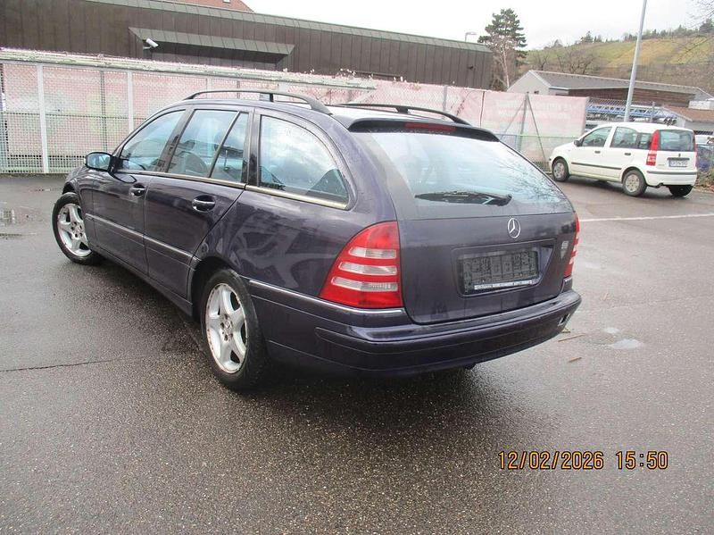 Gebraucht Mercedes C200 Avantgarde 163 PS (119 kW) 2002 Amethystviolett metallic Kombi