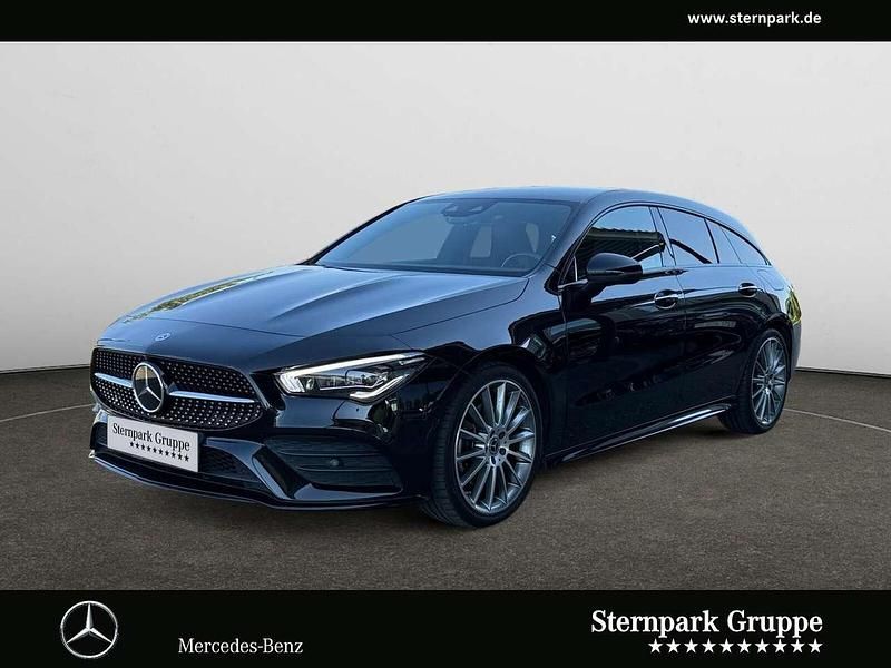Lack kosmosschwarz Gebraucht 2021 Mercedes CLA200 Shooting Brake AMG Kombi | 29.490 € (Fairer Preis) - Bild 1/4