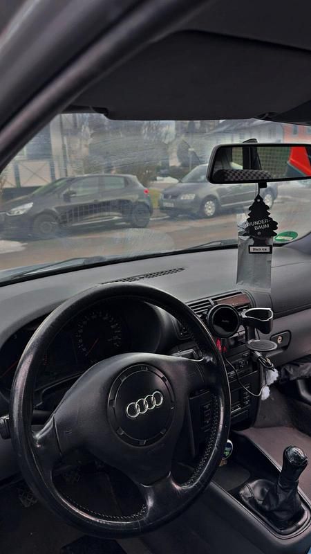 Second-hand Audi A3 90 CP (66 kW) 2000 Argintiu Hatchback